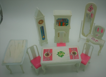 Puppenmöbel - Esszimmer/Schlafzimmer - ca. 1980er Jahre