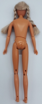 4 Puppen - 1x Mattel Barbie / 1x Simba Toy Steffi Love / 2x NoName